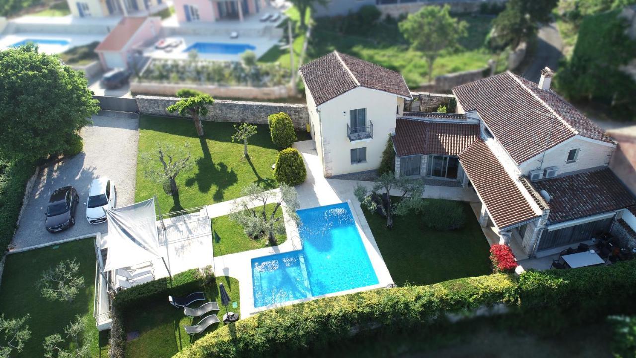 Art Villa Sis Rovinj Bagian luar foto